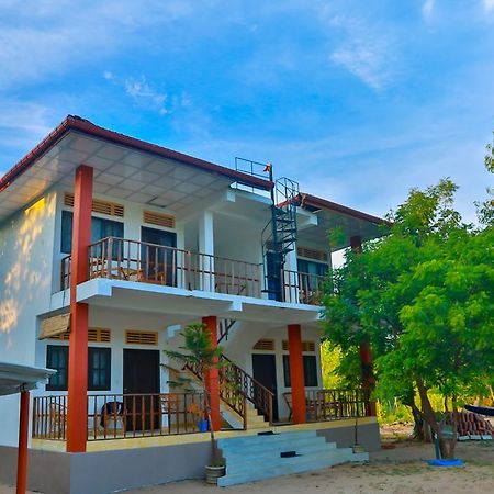 Autumn Moon Beach Cabanas Tangalle Esterno foto