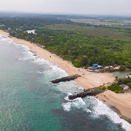 Autumn Moon Beach Cabanas Tangalle Esterno foto