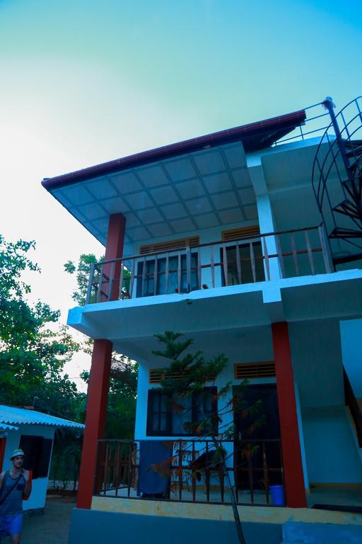 Autumn Moon Beach Cabanas Tangalle Esterno foto