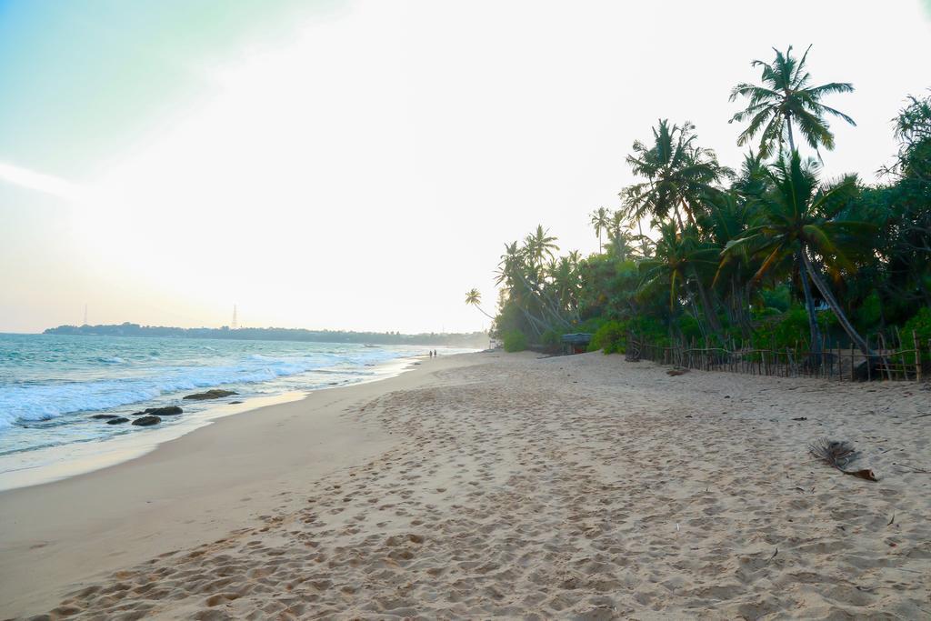 Autumn Moon Beach Cabanas Tangalle Esterno foto