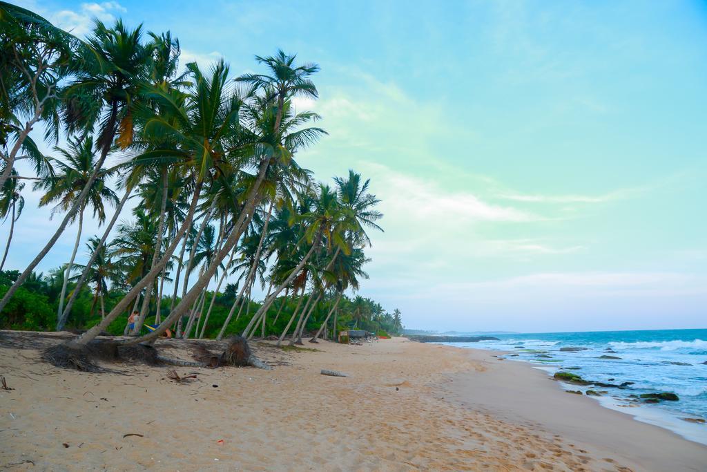 Autumn Moon Beach Cabanas Tangalle Esterno foto