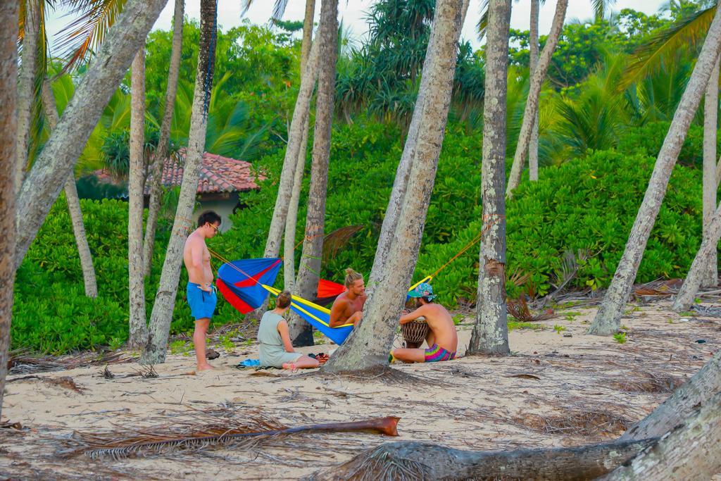 Autumn Moon Beach Cabanas Tangalle Esterno foto