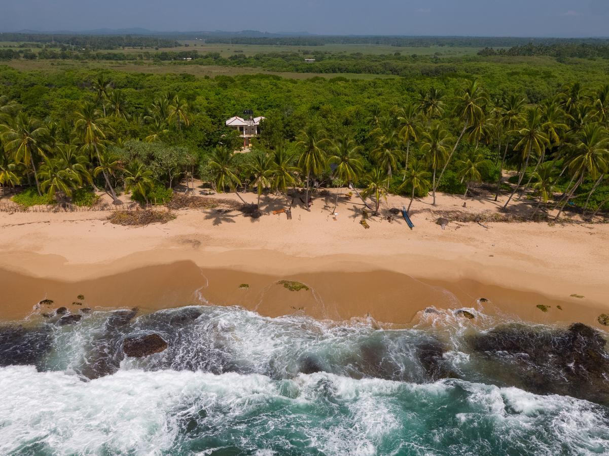 Autumn Moon Beach Cabanas Tangalle Esterno foto